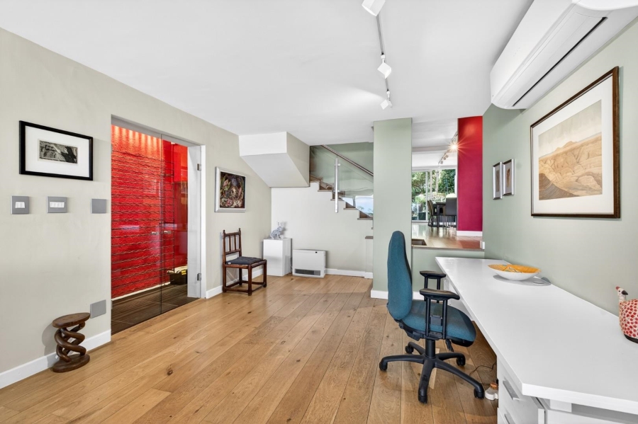 3 Bedroom Property for Sale in Vredehoek Western Cape